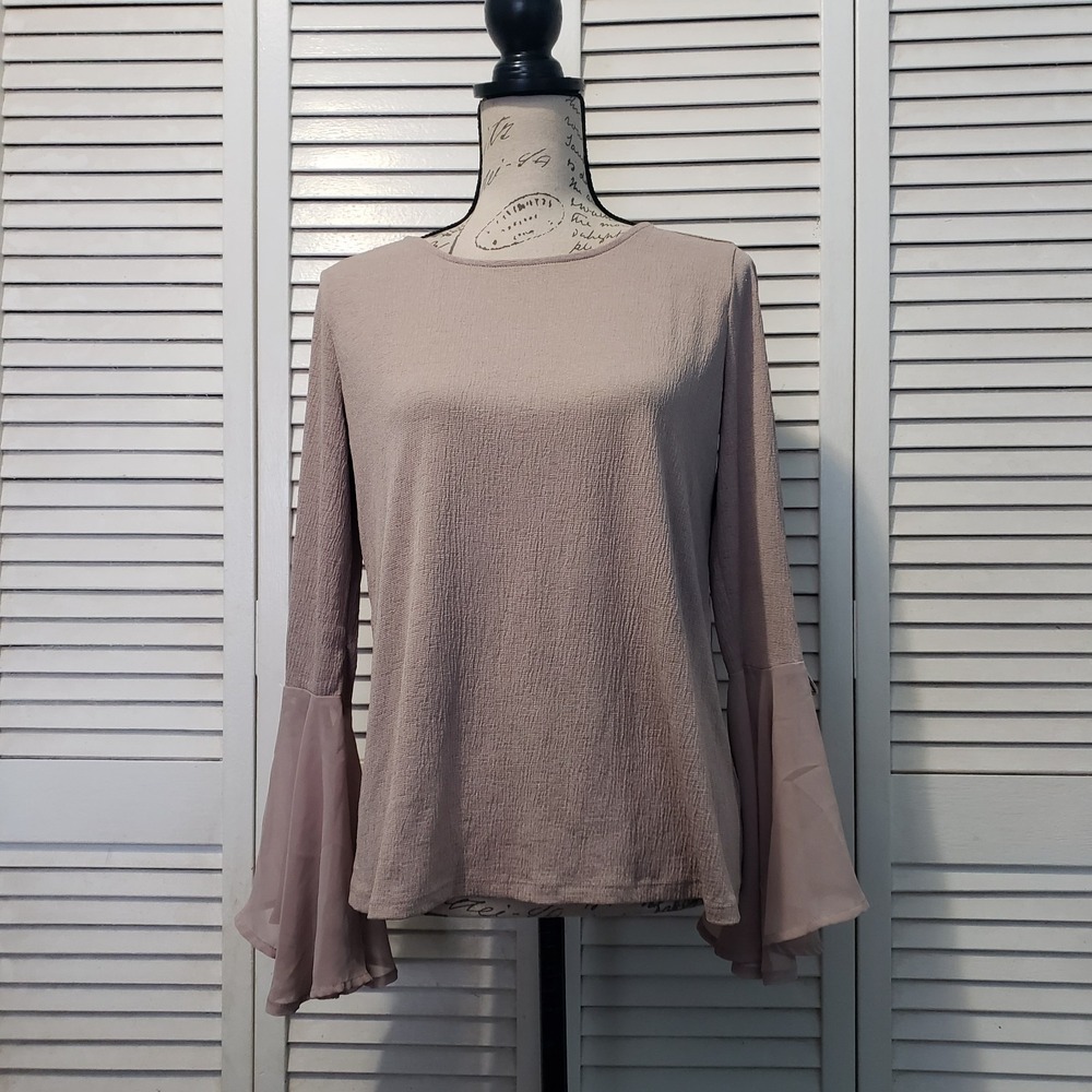 Lauren Conrad Gauzy Bell Sleeve Blouse‎ Women's Small Taupe Lightweight Knit Top